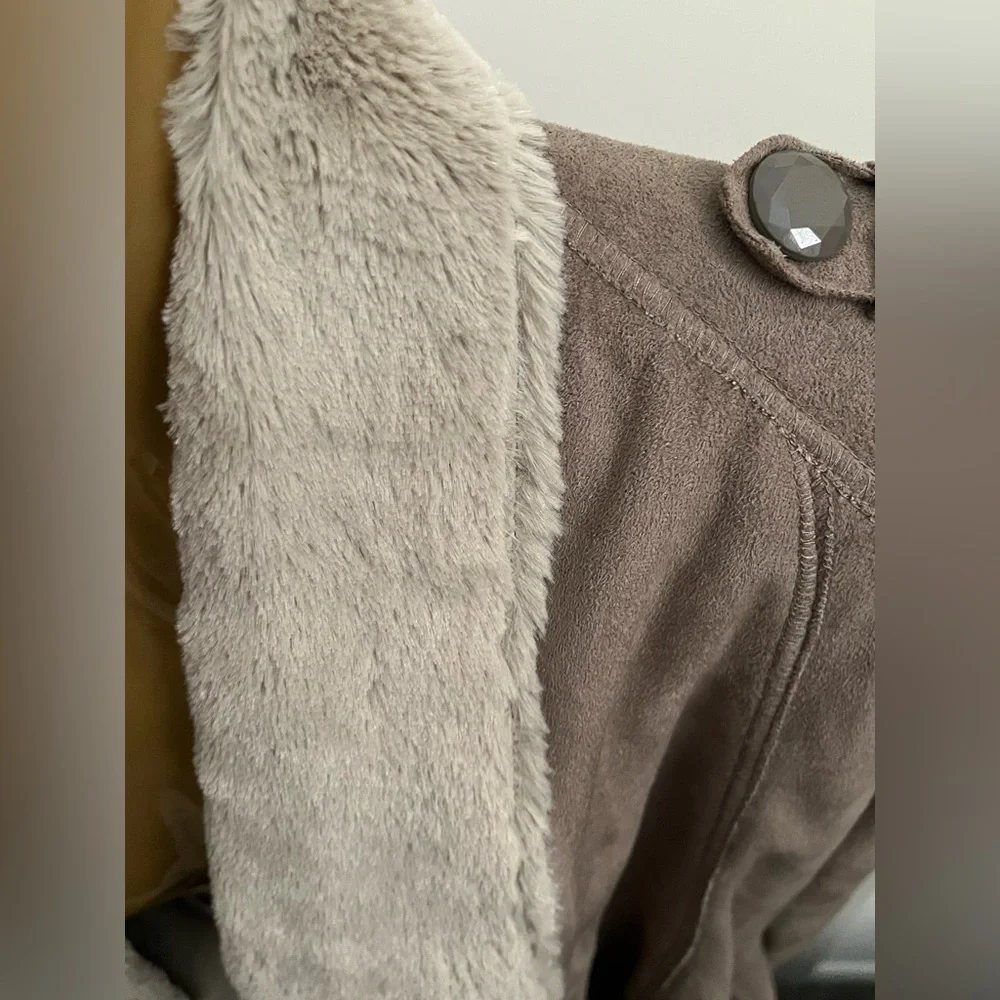 Lovestitch Jacket - Picture 2 of 7